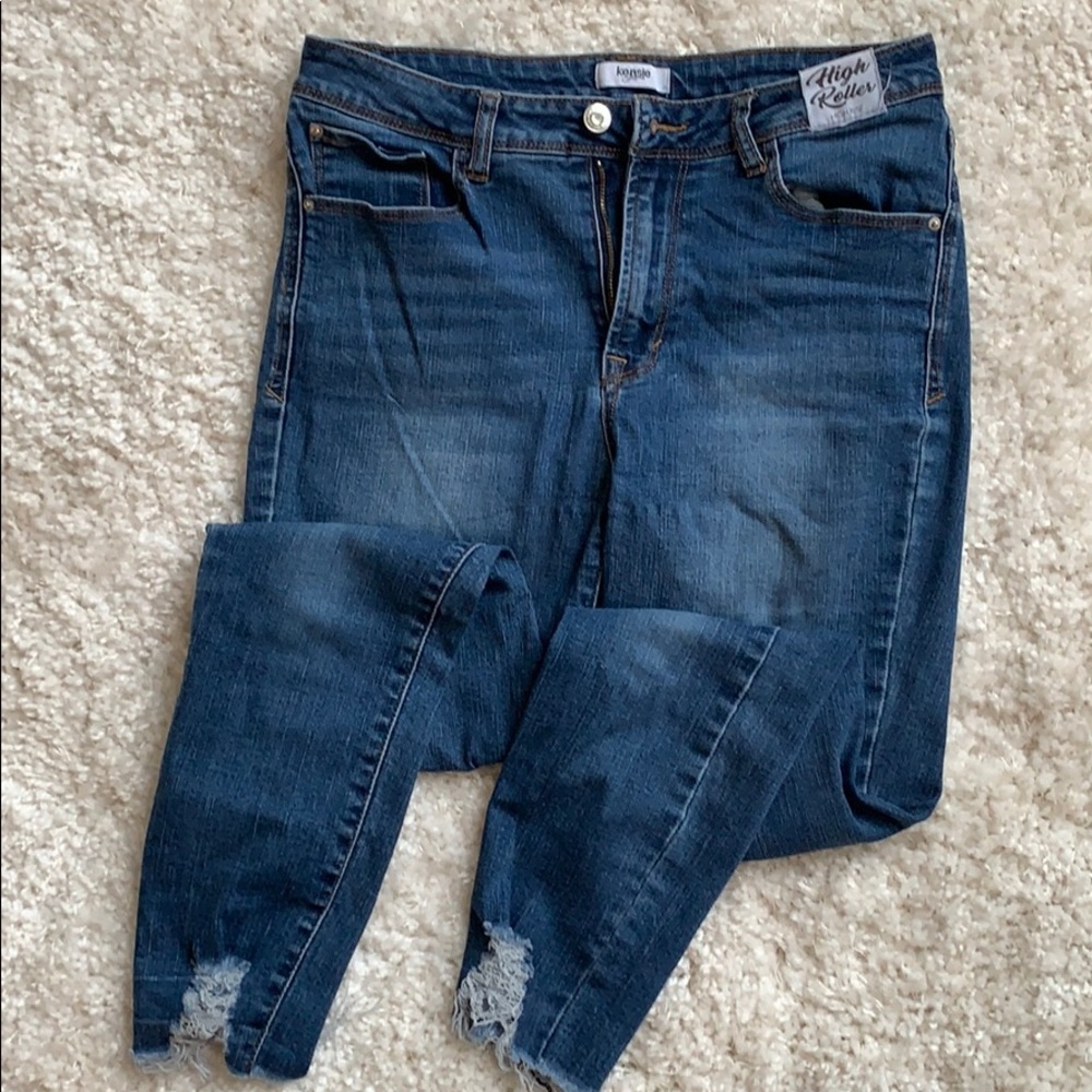 Kensie high rise distressed slim cut